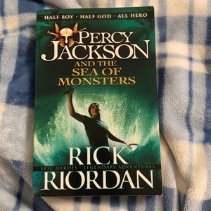 selling my old books!! 📚